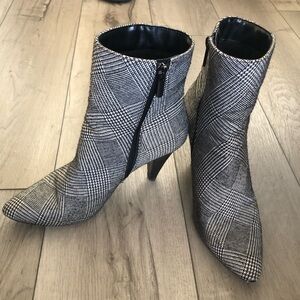 Sage+Simple Ankle Boots for Women Size 8M